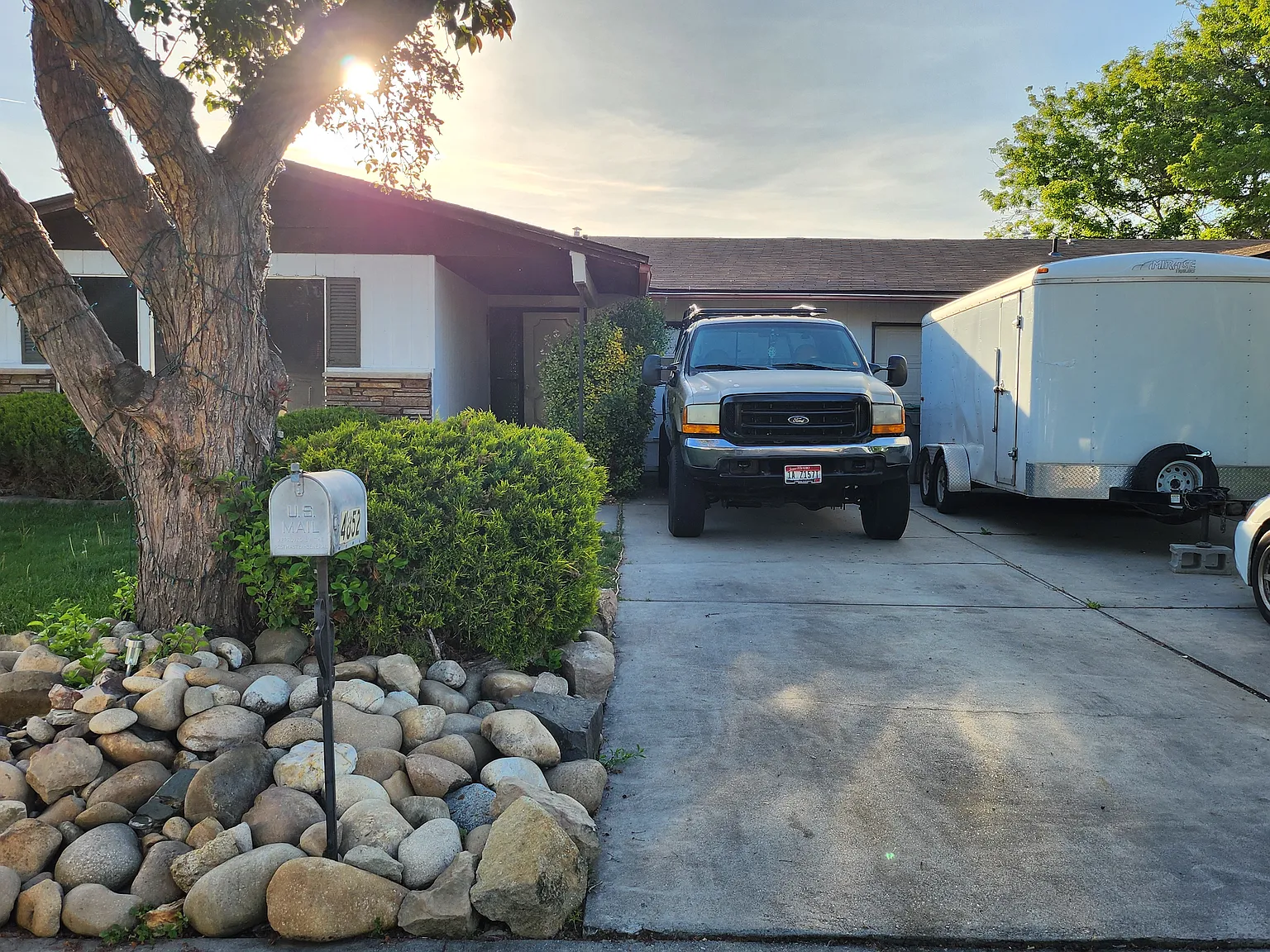 2 bed, 1.5 bath, 1227 sqft, $1,700 — Photo 2
