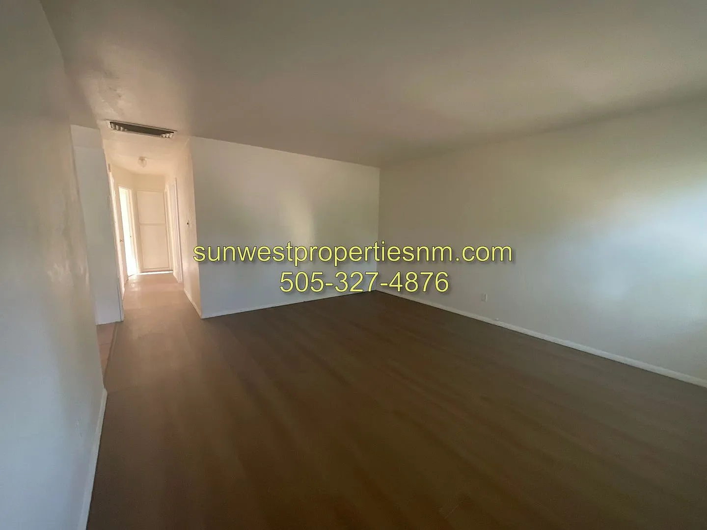 3 Bedroom, 2 Bathroom House — Photo 2