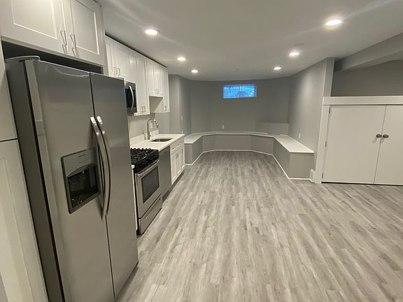 3rd image of 190 Kelton St APT B