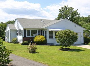 16 Acacia Row, Toms River, NJ 08755