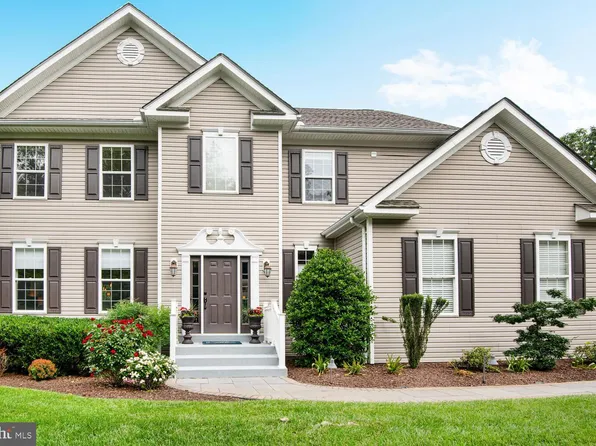9105 Megatha Ln, Owings, MD 20736