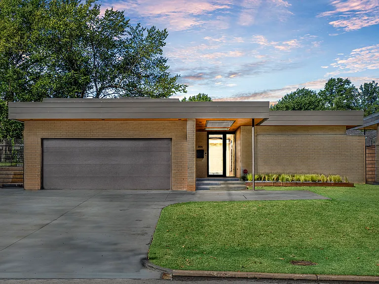 3136 S Utica Ave — Photo 47