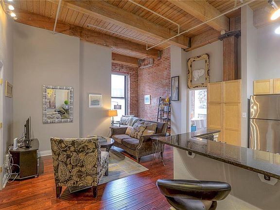 4th image of 308 W 8th St APT 422