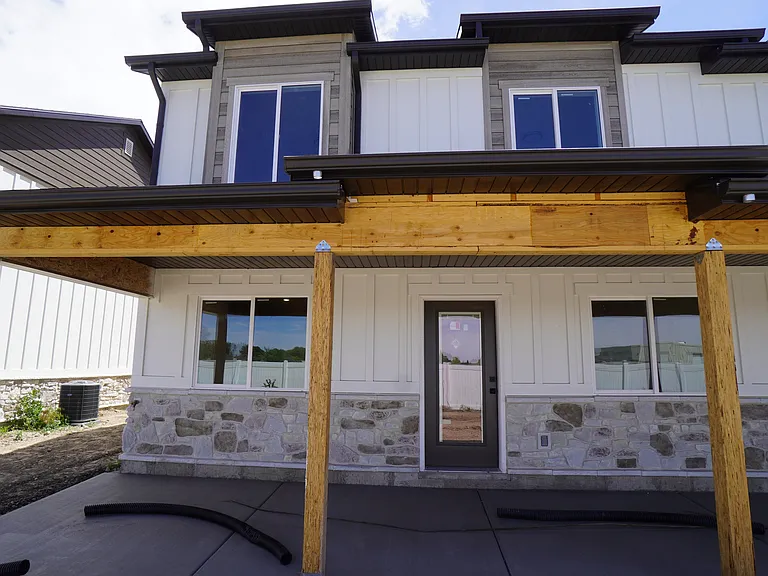 331 N Liberty Ave — Photo 24