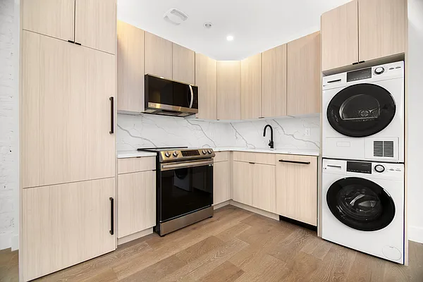 Rented by REAL New York | media 3