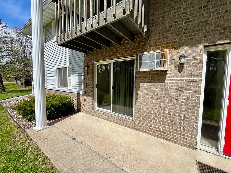 808 S State St — Photo 10
