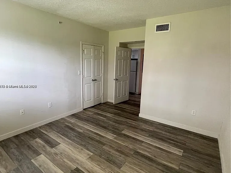 11601 SW 2nd St — Photo 8
