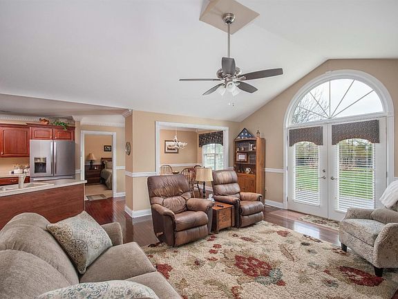 4th image of 232 Park Lakes Dr