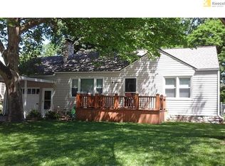 6139 Floyd St, Overland Park, KS 66202
