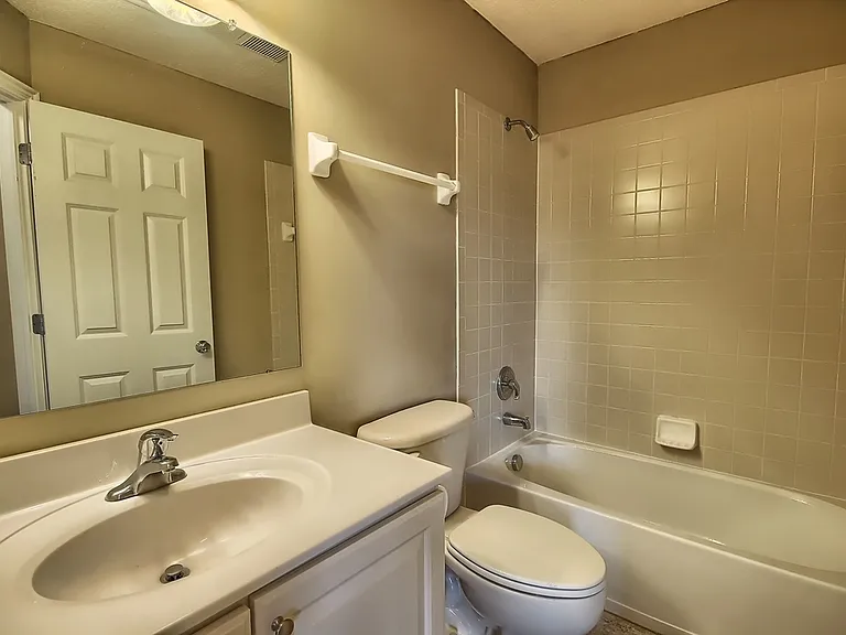 7233 Springview Ln — Photo 10
