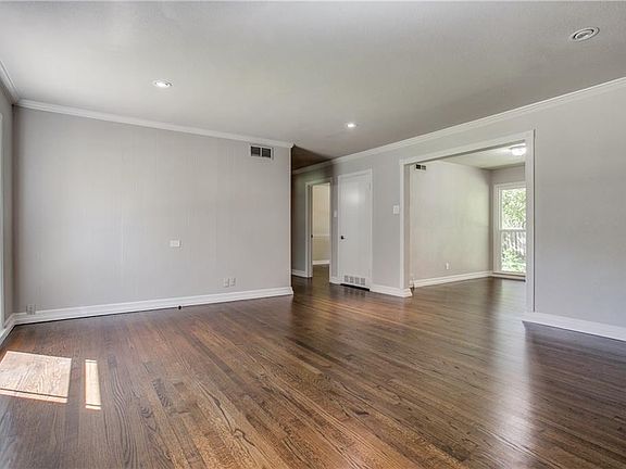 4th image of 9923 Kilarney Dr