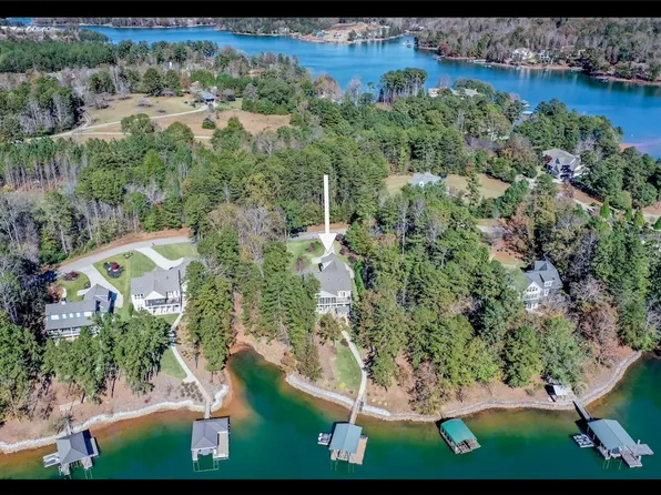 516 Magellan Dr, West Union, SC 29696