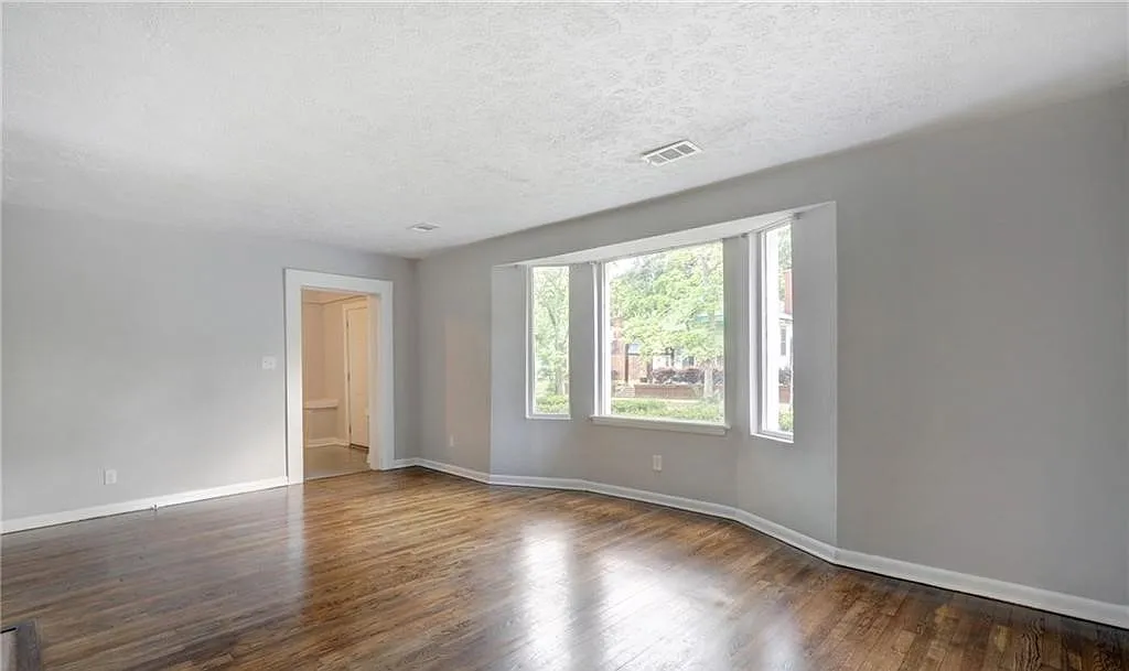 Building Photo - 426 Lawton Ave