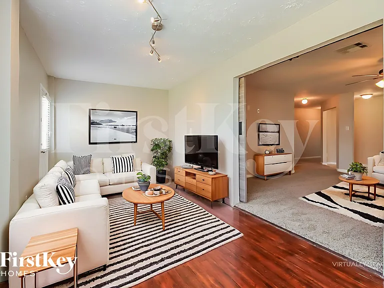 9518 Peridot Green Dr — Photo 4