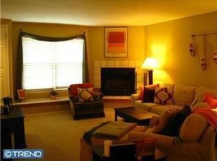 34 Rampart Dr, Wayne, PA 19087