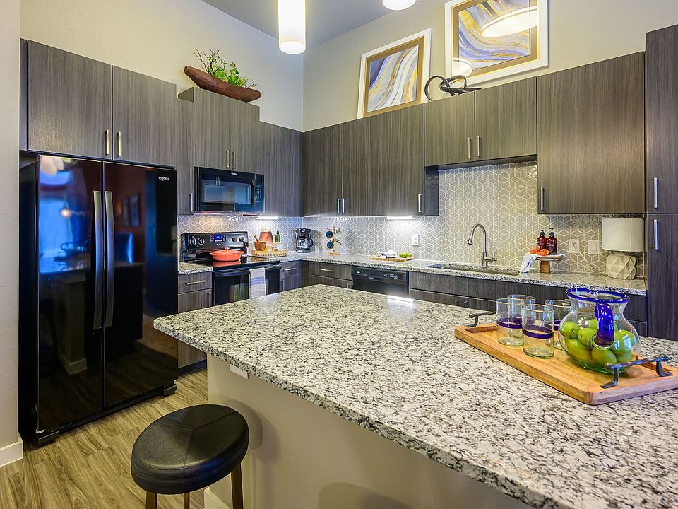 Harmony Luxury Apartments full size kitchen
