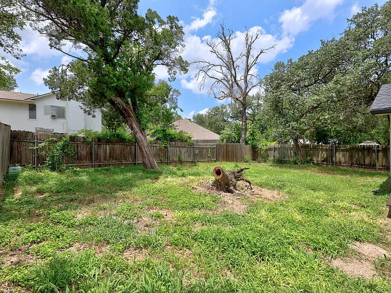 8708 Huebinger Pass — Photo 28
