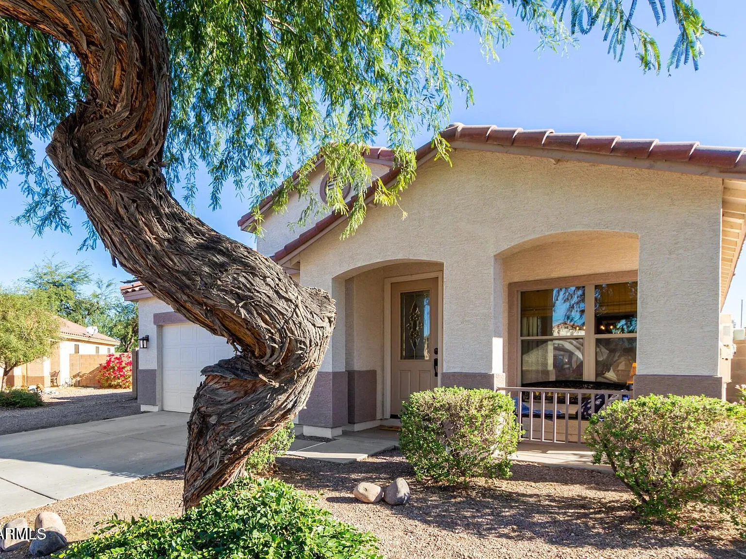 4 bed, 2.0 bath, 2000 sqft, $2,395 — Photo 3