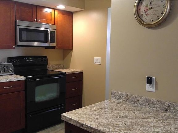 2nd image of 395 Oakdale Dr