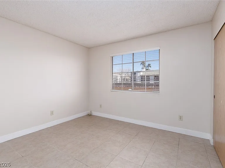 2674 Bryandouglas Dr #B — Photo 10