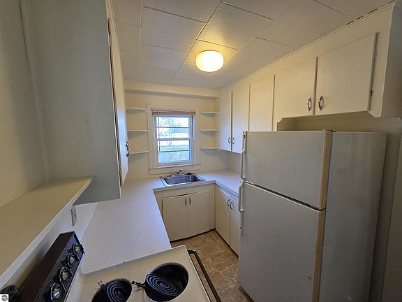 5th image of 517 E Bennett St