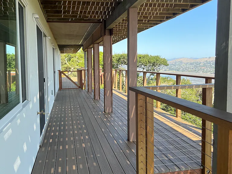 13 Crest Rd — Photo 1