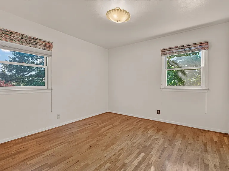 655 Altamont St — Photo 6