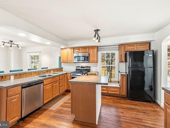 4th image of 5188 Skinners Neck Rd