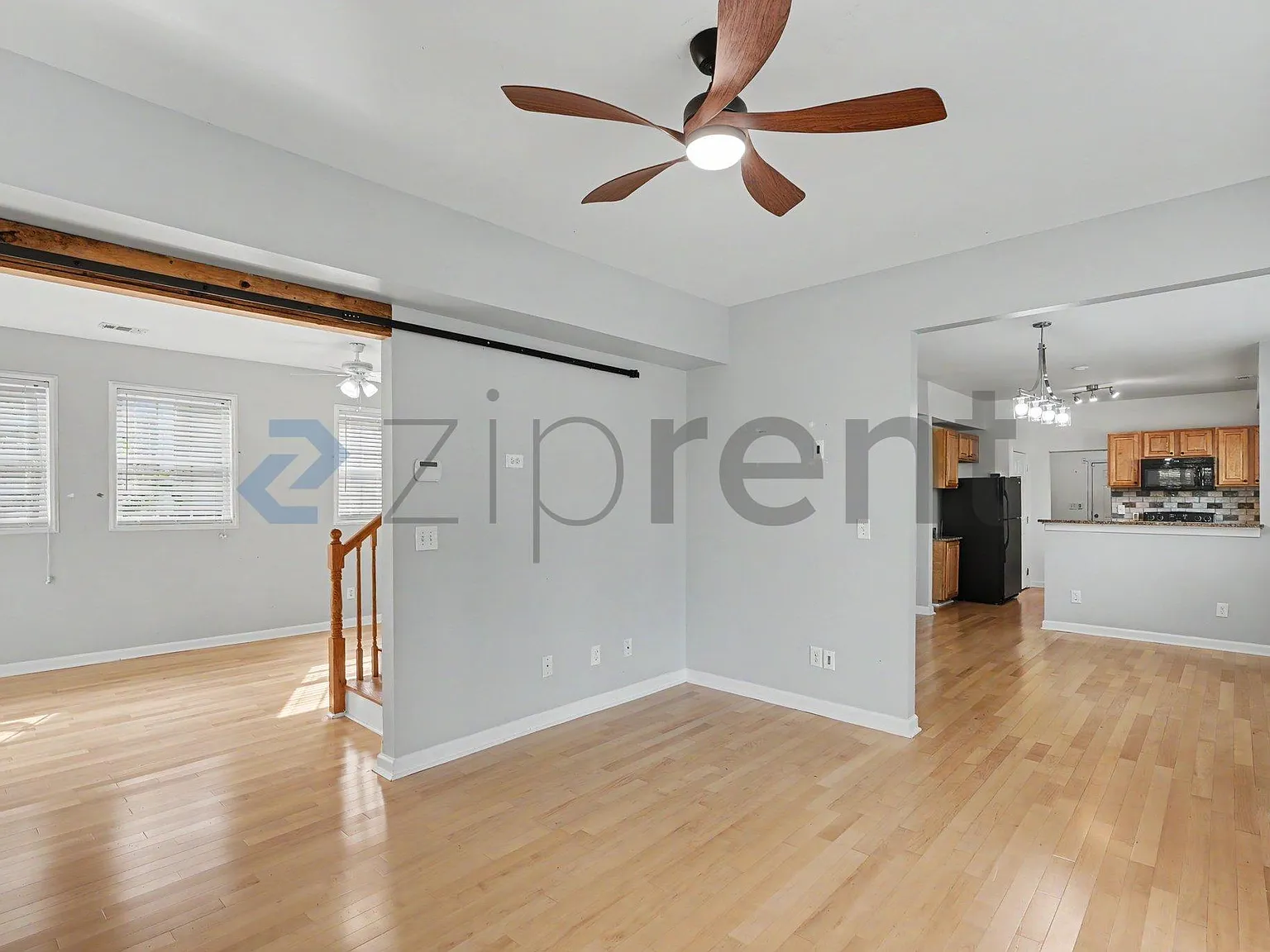 3 bed, 2768 sqft, $2,250 — Photo 2