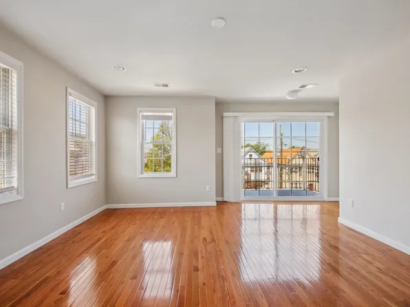 314 Avenue B #2, Bayonne, NJ 07002