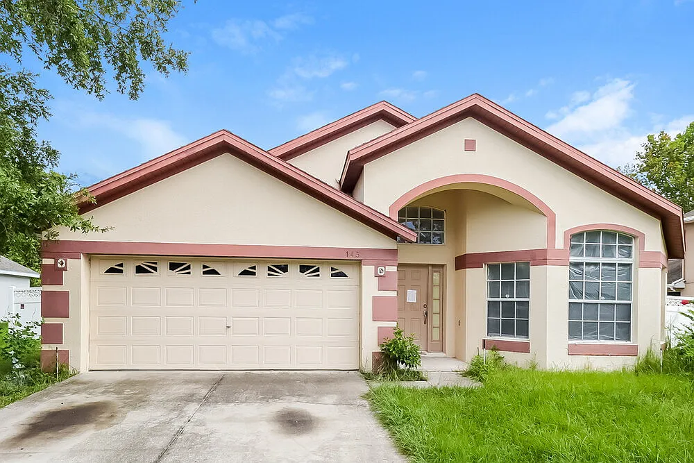 4 bed, 2.0 bath, 1988 sqft, $2,715 — Photo 1