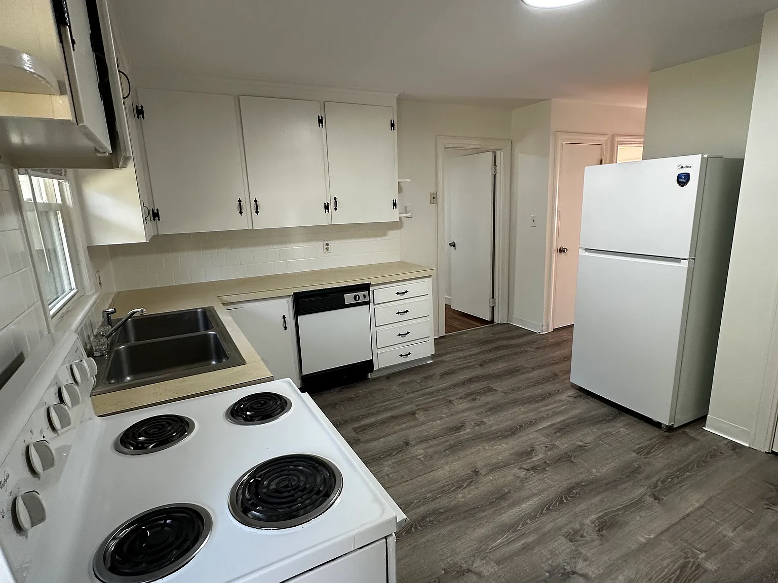 2 bed, 900 sqft, $1,850 — Photo 4