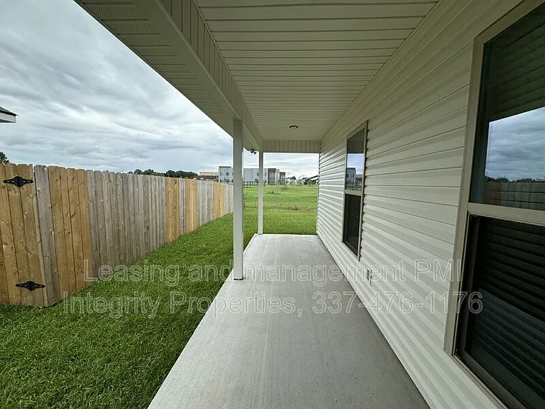 112 Segovia Way — Photo 25
