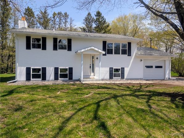 3394 Gunzen Dr, Cortland, NY 13045