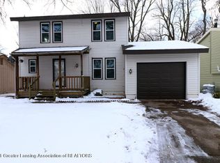 2810 Aurora Dr, Lansing, MI 48910