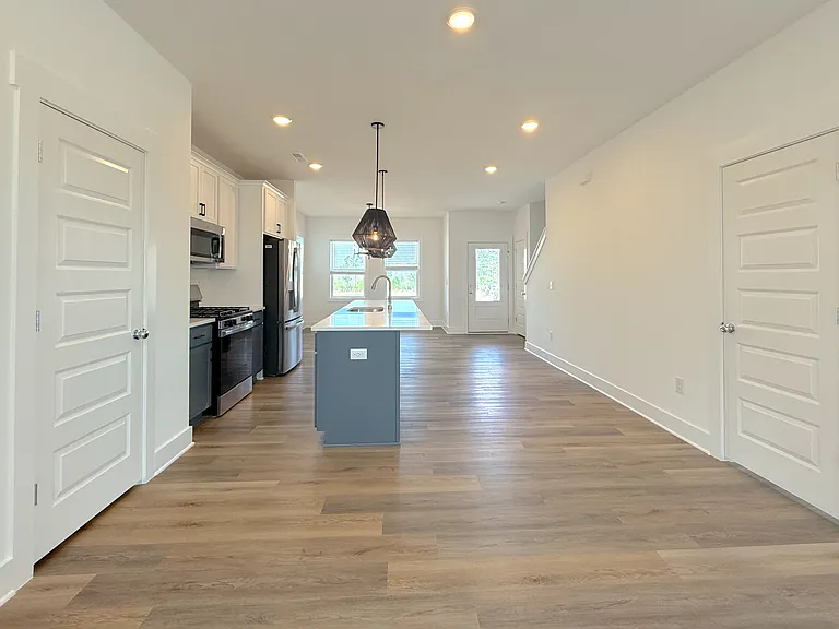 952 Allen Park Dr — Photo 4