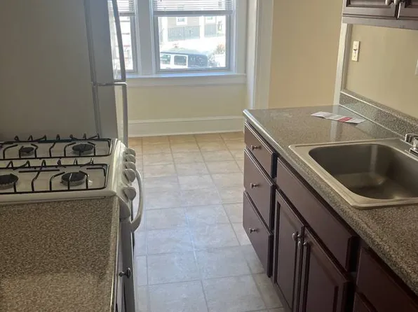 76 Pamela Ln #1, Valhalla, NY 10595