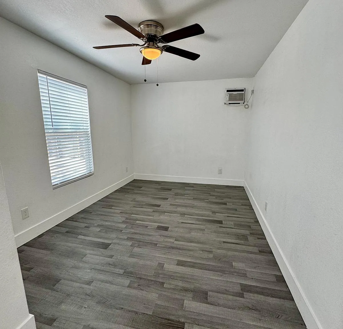 2 bed, 1000 sqft, $1,750 — Photo 4