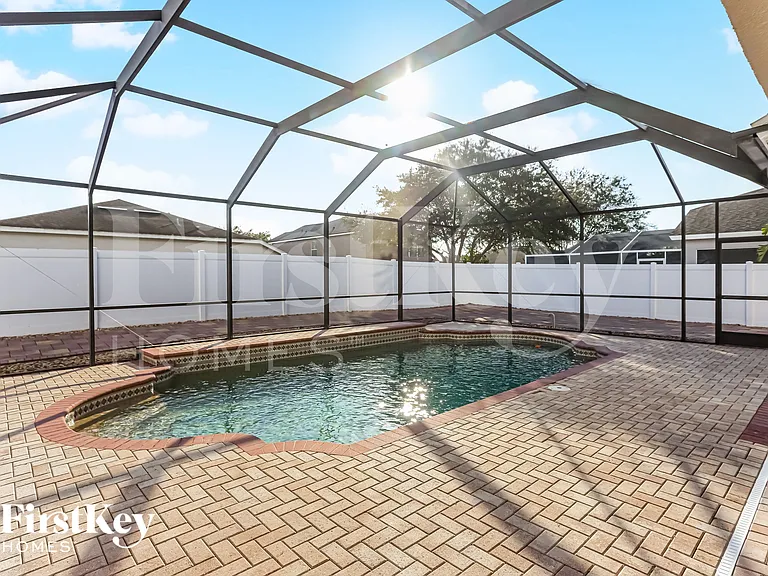 1918 Heartland Cir — Photo 14