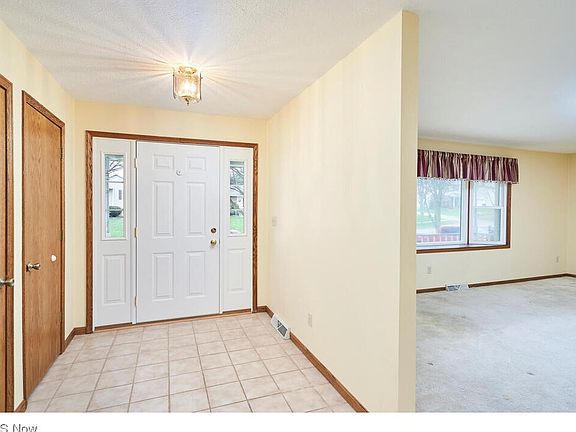 3rd image of 1302 Harmony Dr