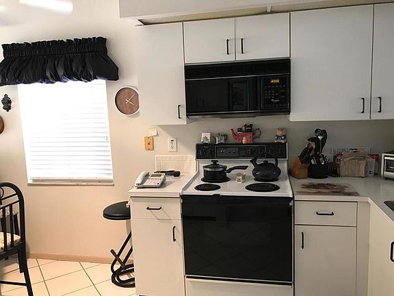 2nd image of 14372 Emerald Lake Dr APT 4
