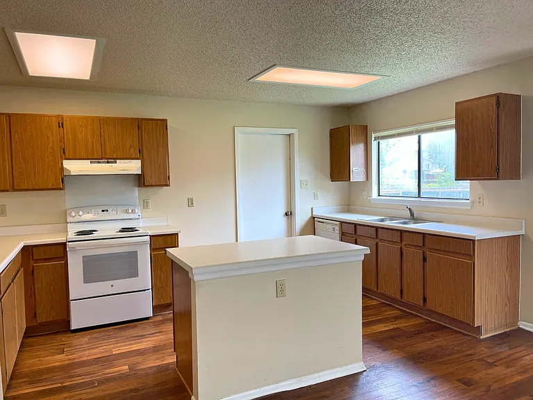 6439 Beech Trl — Photo 5