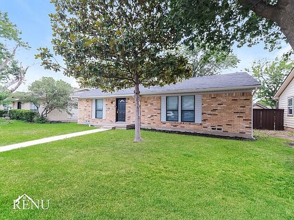 2nd image of 914 Wandering Way Dr