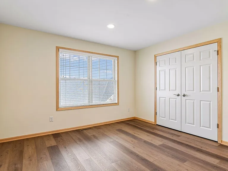 2121 Village Trl — Photo 16