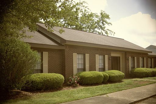 1st image of 129 Park Cir #B