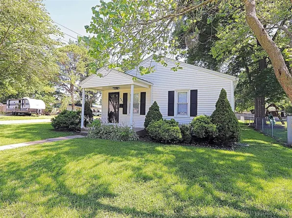 402 W Parker Ave, Chaffee, MO 63740