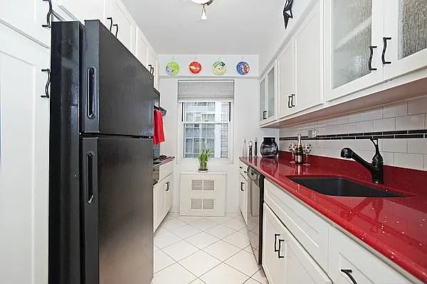 Sold by R New York | media 15