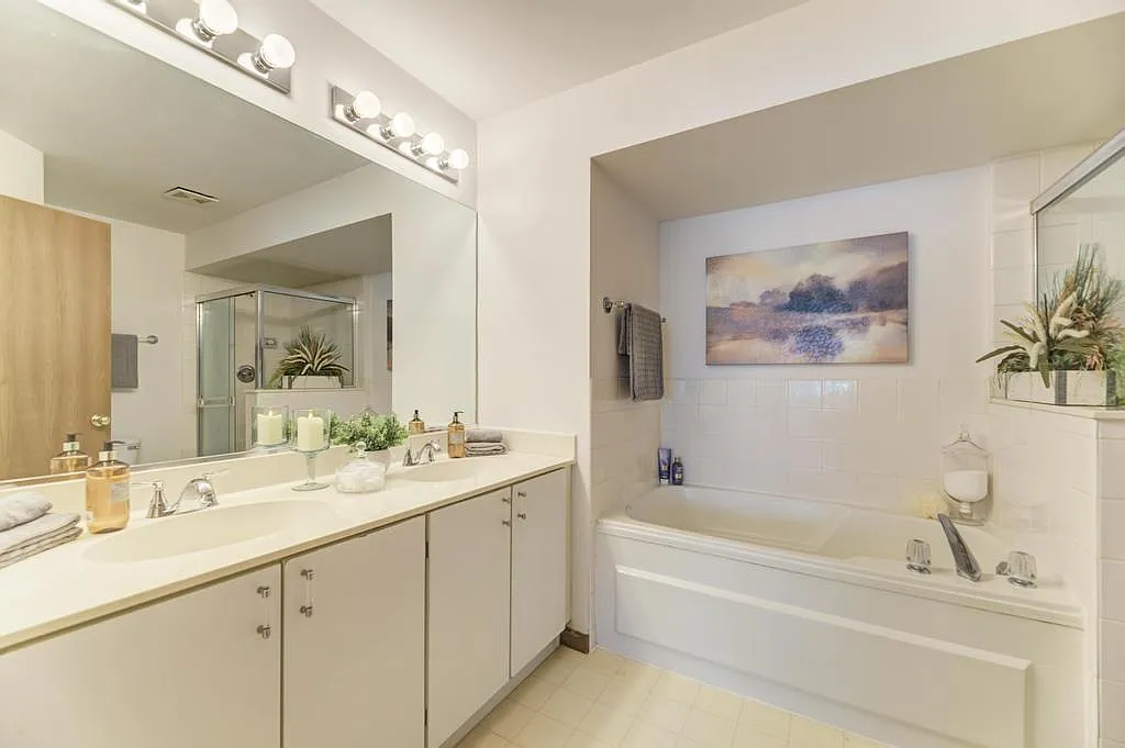 2 bed, 1250 sqft, $2,500 — Photo 3