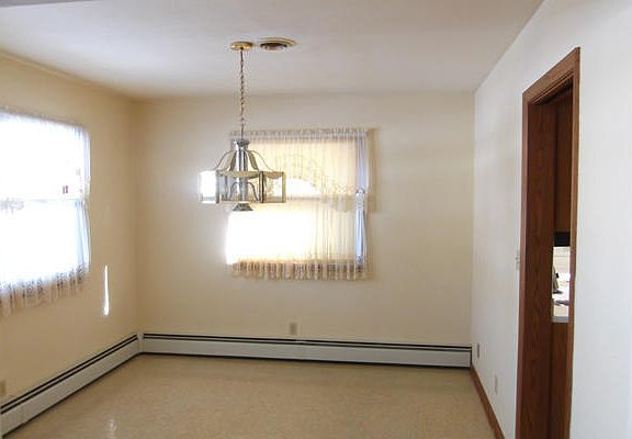3rd image of 2035 E Howard Ave