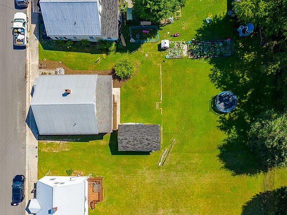 2nd image of 585 W Spiller St